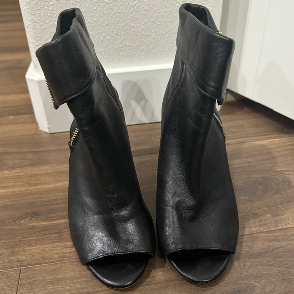 Vince Camuto Black Heels size 7 1/2 - Picture 2 of 6